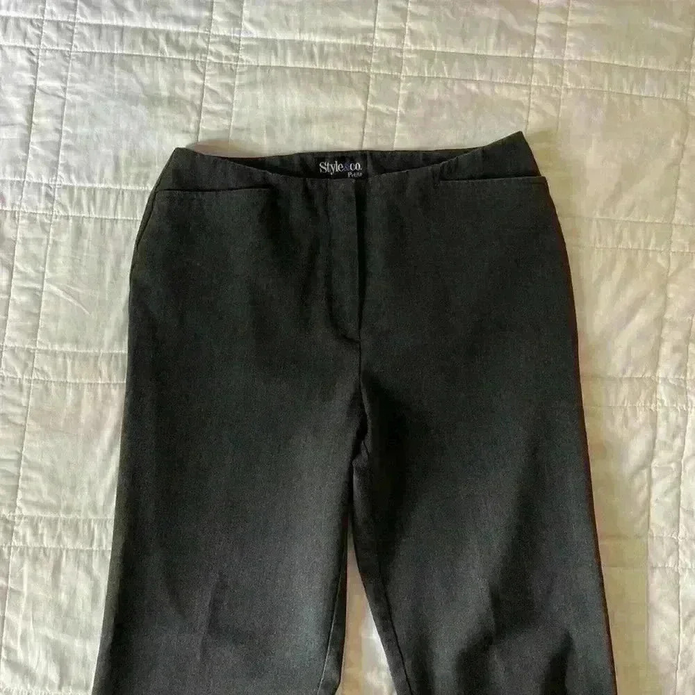 Style & Co petite gray trousers size 4‎
